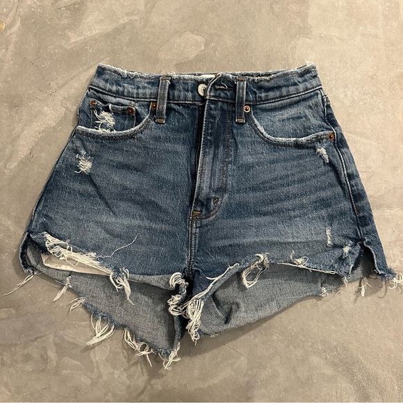 Abercrombie Blue Denim Distressed High Rise Mom Shorts Curve Fit 24 - Picture 1 of 2